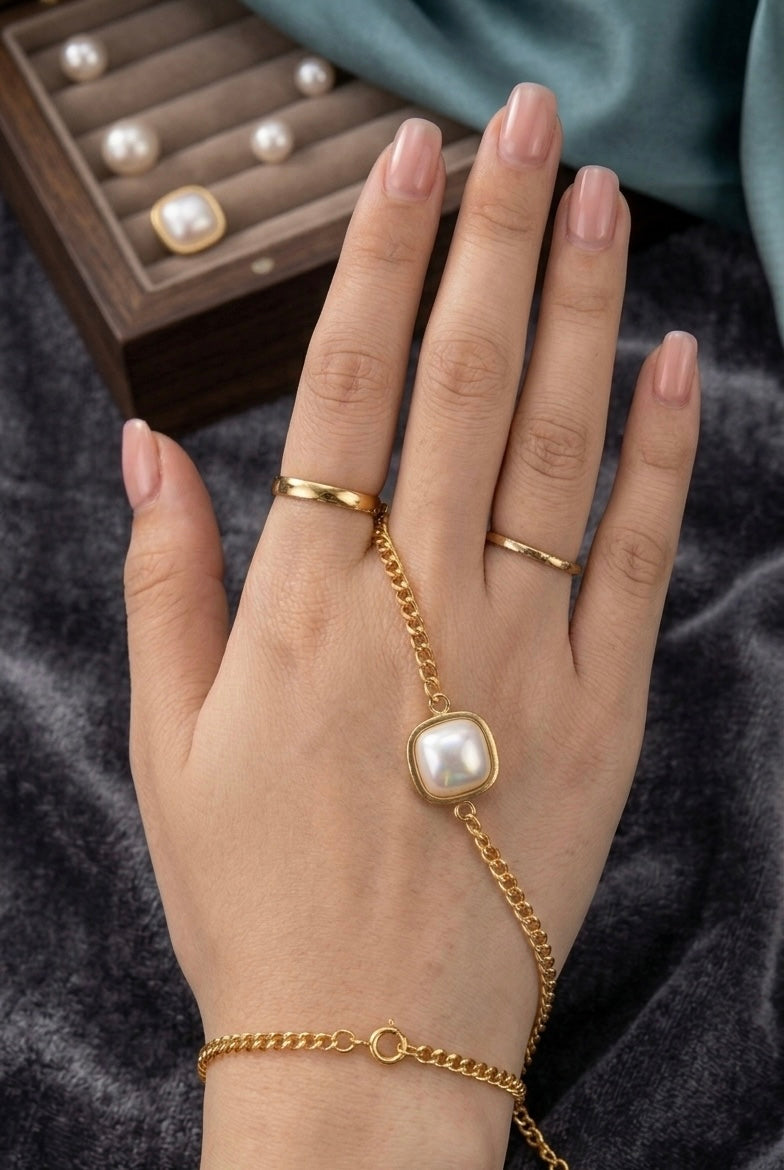 Elegant Gold & Pearl Bracelet