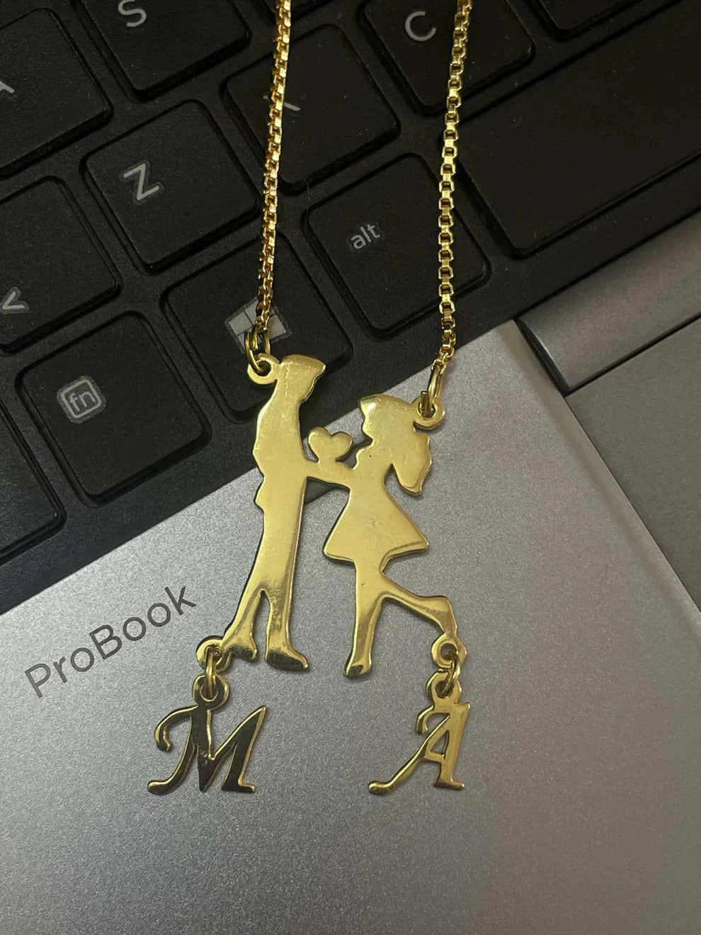Personalized Couple Necklace – Celebrate Your Unique Connection